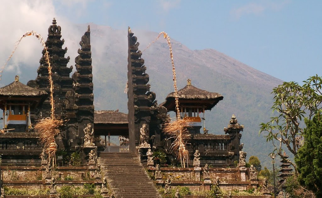 percintaan WISATA PURA BESAKIH