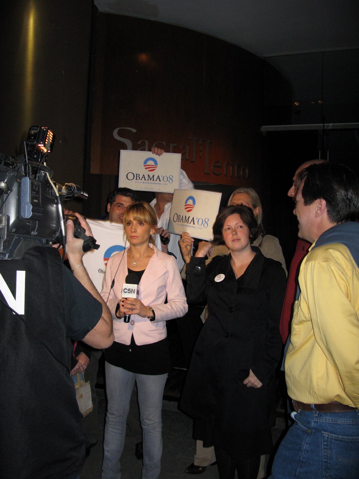 [TV+INTERVIEW+PALIN+DEBATE+IN+BA.JPG]