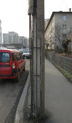 Kolozsvár, Bucuresti, Móricz Zsigmond, stilp, damage, funny, lámpaoszlop, vicces, vicc, humor, danger, életveszélyes, Cluj, Best of, látványosság, where to g
