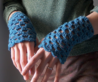JR Crochet Designs: Simple Wrist Warmers