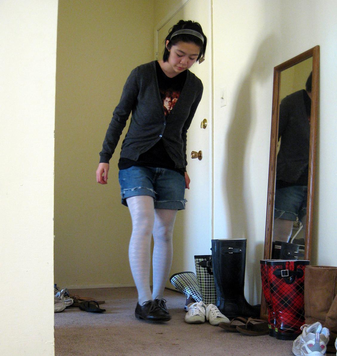 [shortswithtights.JPG]