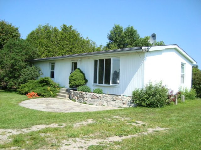 [33834+Arnold+Cres+Greystone+front+P.JPG]