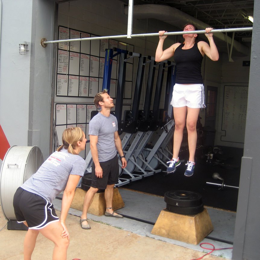 [001-erinpullup.jpg]