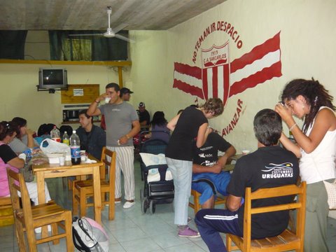 En el club San Carlos