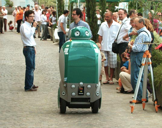 [dustcart-lead01.jpg]