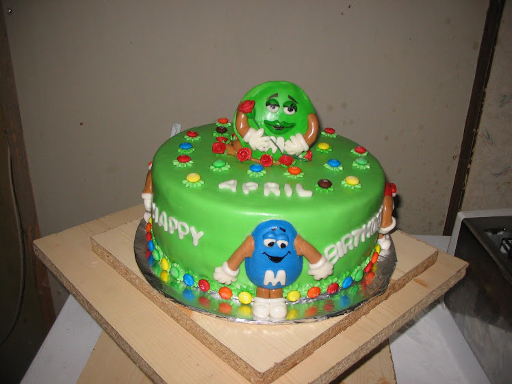 M AND M CAKE