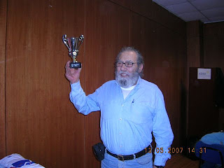 Walter Tarira com troféu