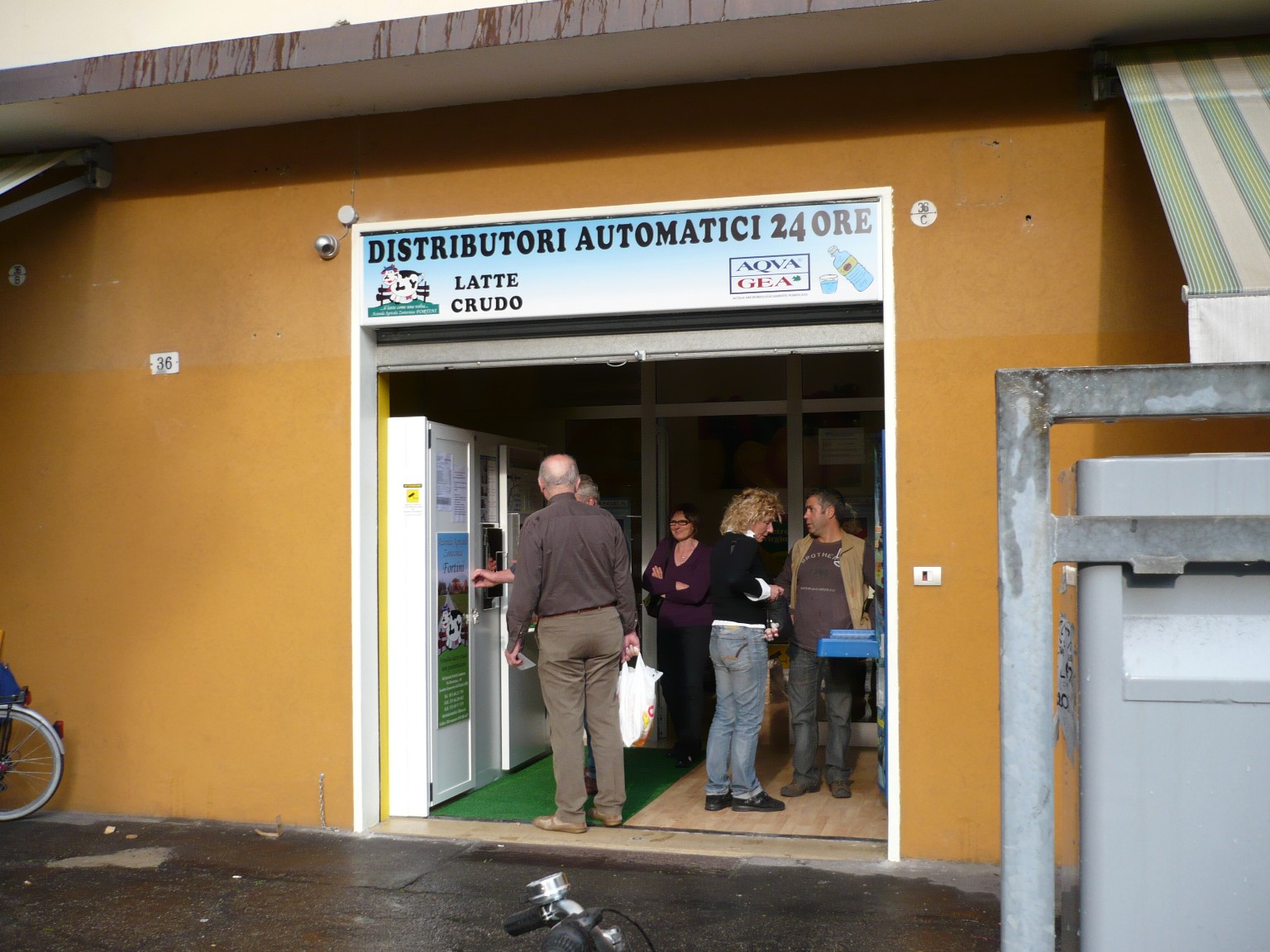 [P1000325.JPG]