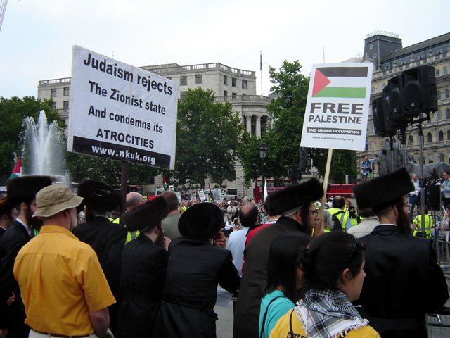 [london-palestine-rally-3.jpg]