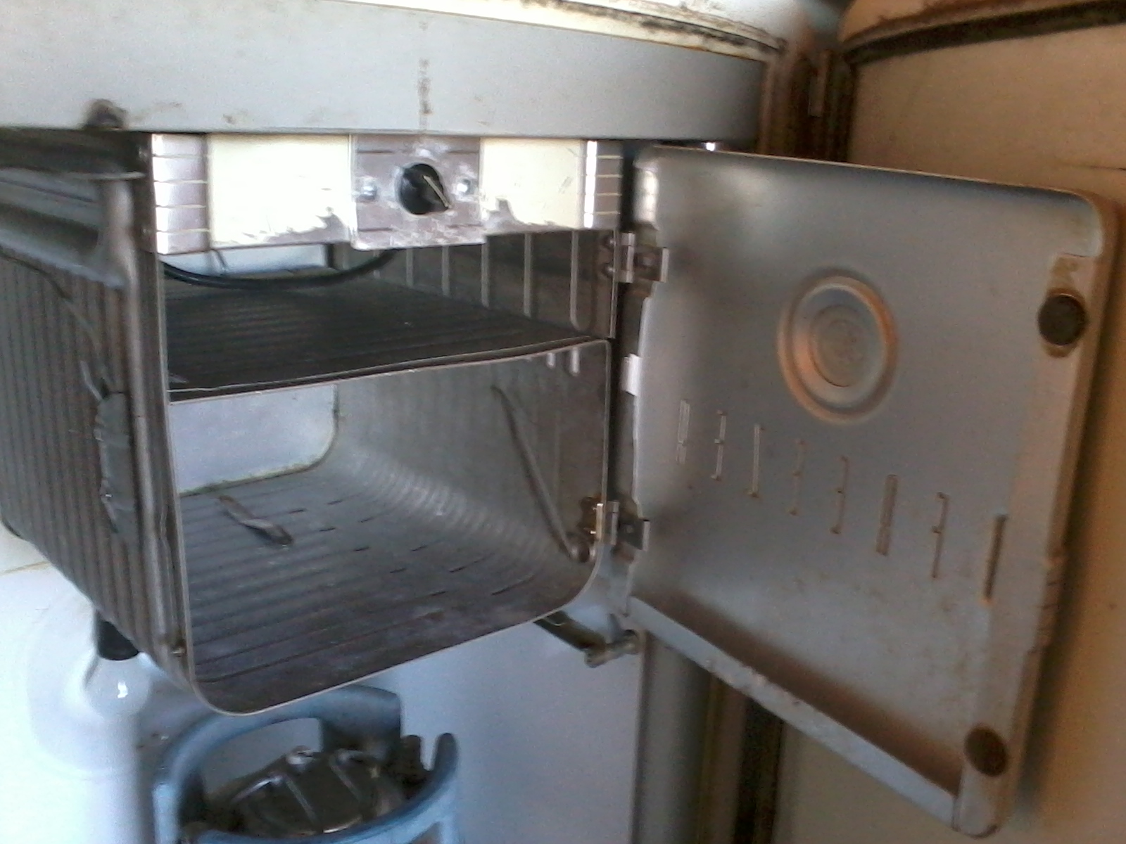 KD5TKR's TechBlog Vintage Refrigerator Kegerator Conversion