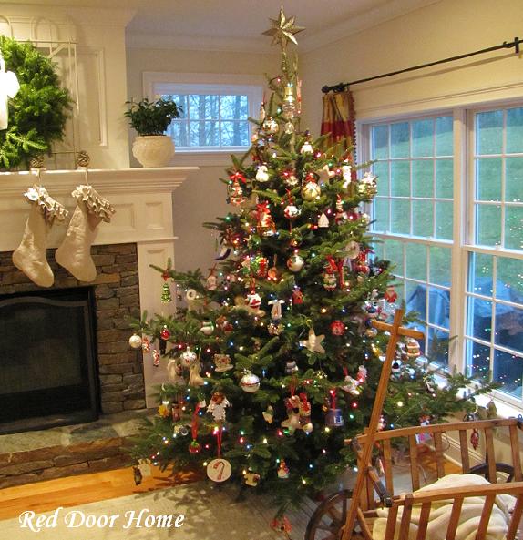 Last Year You May Remember Our Christmas Tree Was In The Dining Room Picture Below This Location Made Outside Of House Look Pretty As