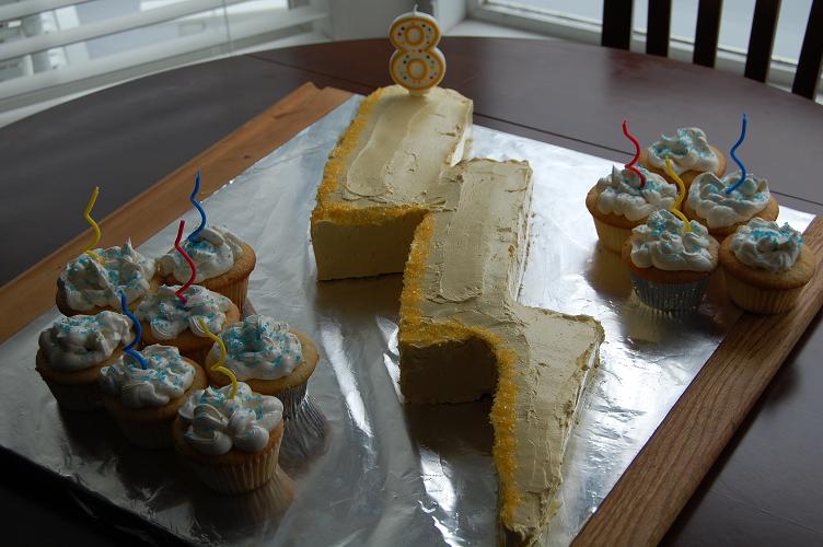 Lightning Bolt Cupcakes