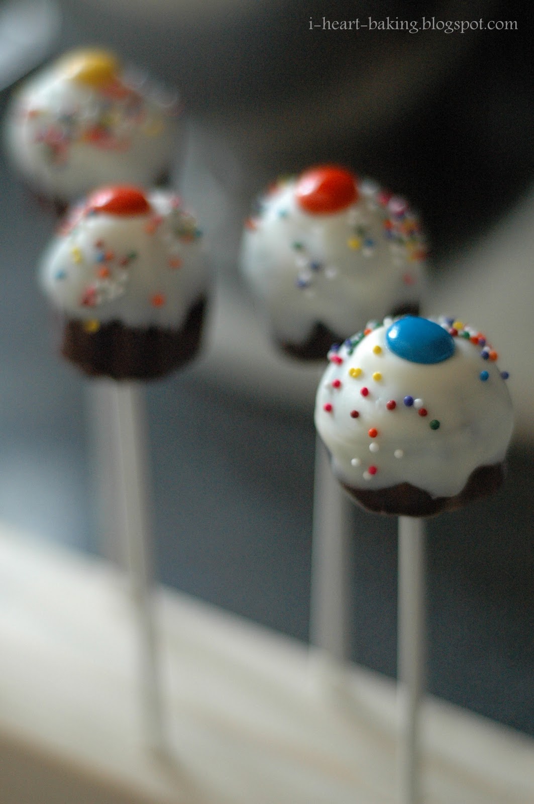 i heart baking! cupcake pops for a wedding