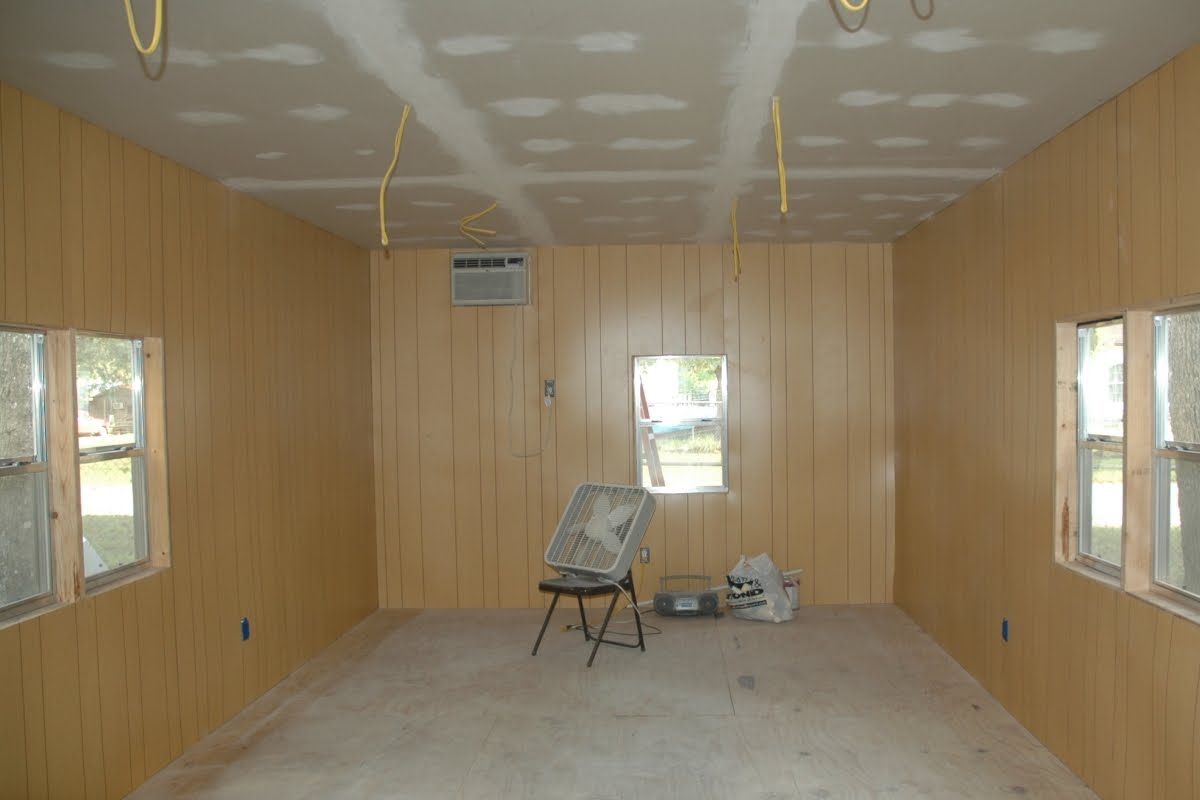 [studio_ceiling.jpg]