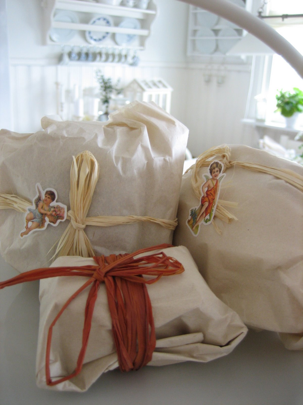 [balkongen..nymålat+hus+235.jpg]