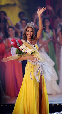 dayana mendoza national costume