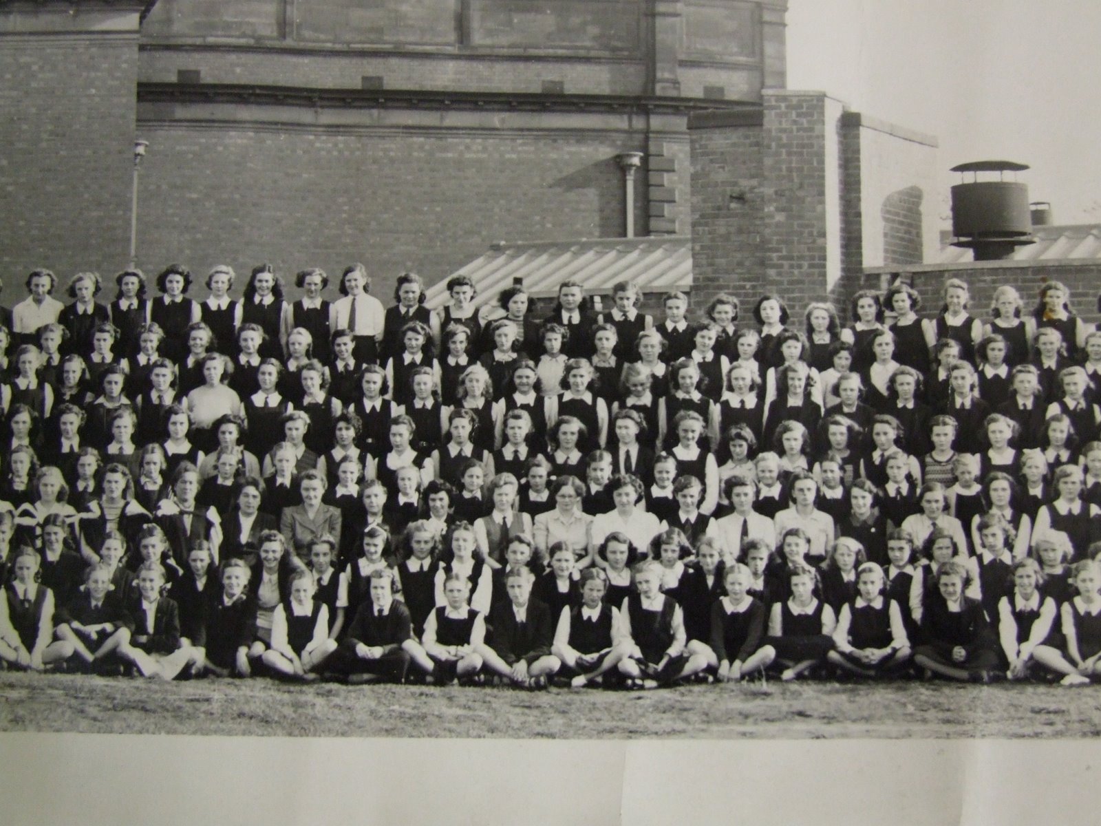 [ggs1947longphoto+1976.JPG]