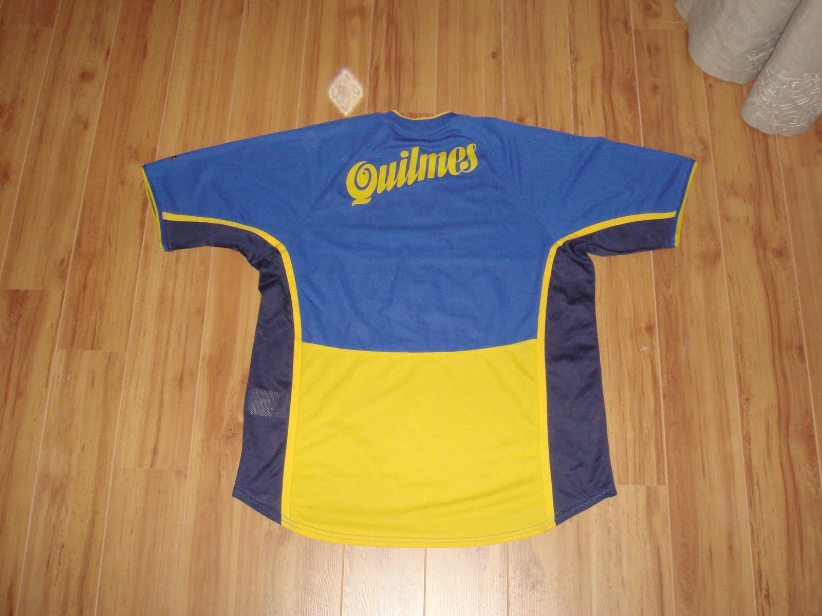 [Boca+Juniors+2001+Home_arka.JPG]