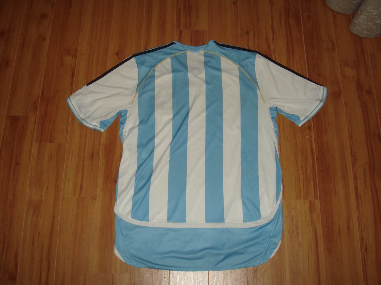 [Arjantin+2006-2007+Home_arka.JPG]