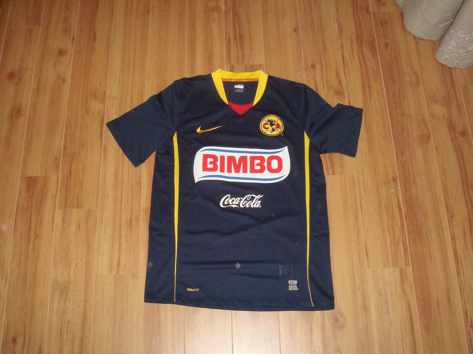 [Club+America+2008-2009+Away_ön.JPG]