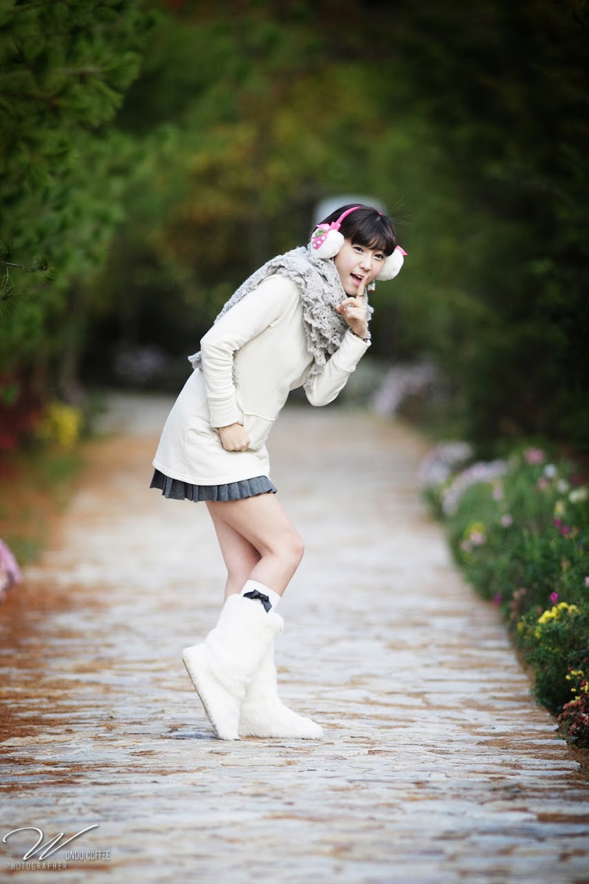 [gu-ji-sung-strawberry-ear-muffs-05.jpg]