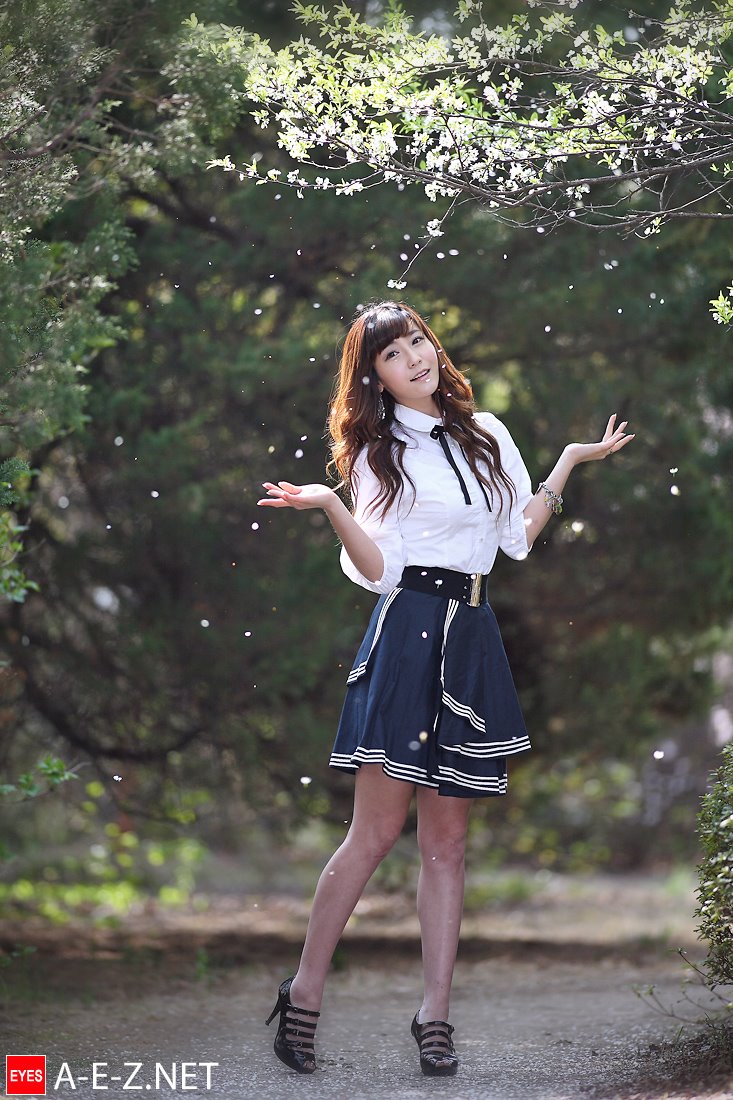 [gu-ji-sung-navy-blue-skirt-09.jpg]