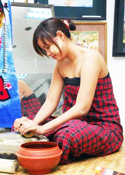 Myanmar model girl, Aye Wut Yee Thaung's Sexy Strapless Photos.