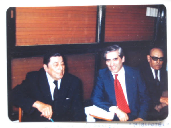 Hector G. Martinez y Atahualpa Yupanqui en la Bib. Popular. Olivos  1980