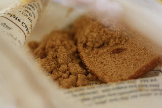 http://1.bp.blogspot.com/_E7AMEt8r1R4/Se0PCd44ZYI/AAAAAAAAB1c/omu3Byz3fZQ/s320/how+to+keep+brown+sugar+from+getting+hard.JPG