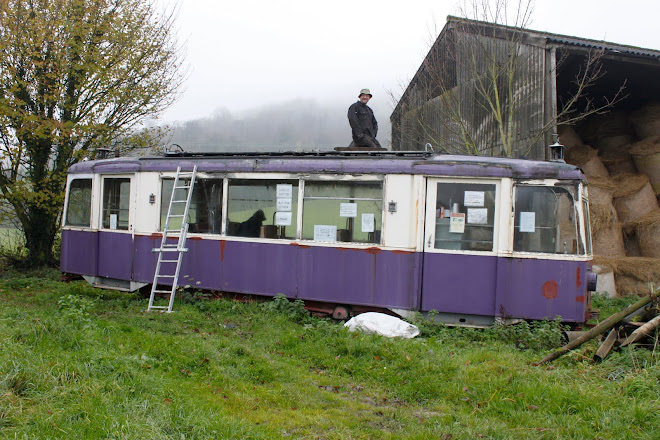 El predidente works on the Graz tram roof on a cold November day!