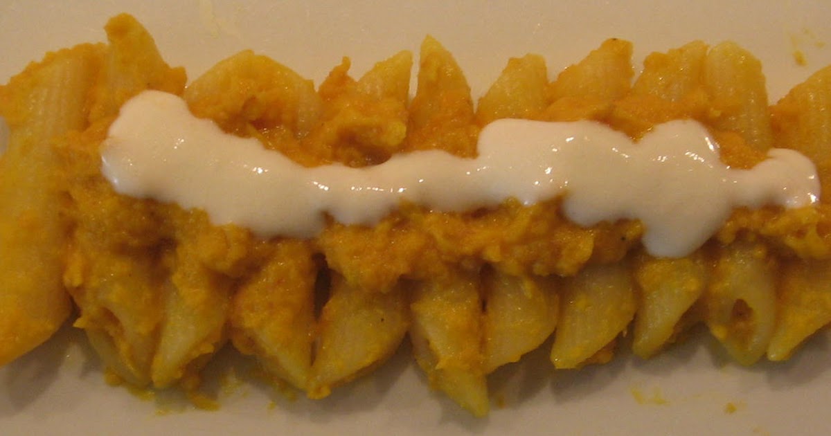 Bolli's Kitchen Penne avec une sauce taleggiocarotte / Penne mit