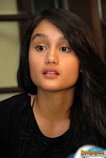 Cinta Laura Bugil Telanjang ? http://ceritamu-ceritaku.blogspot.com/