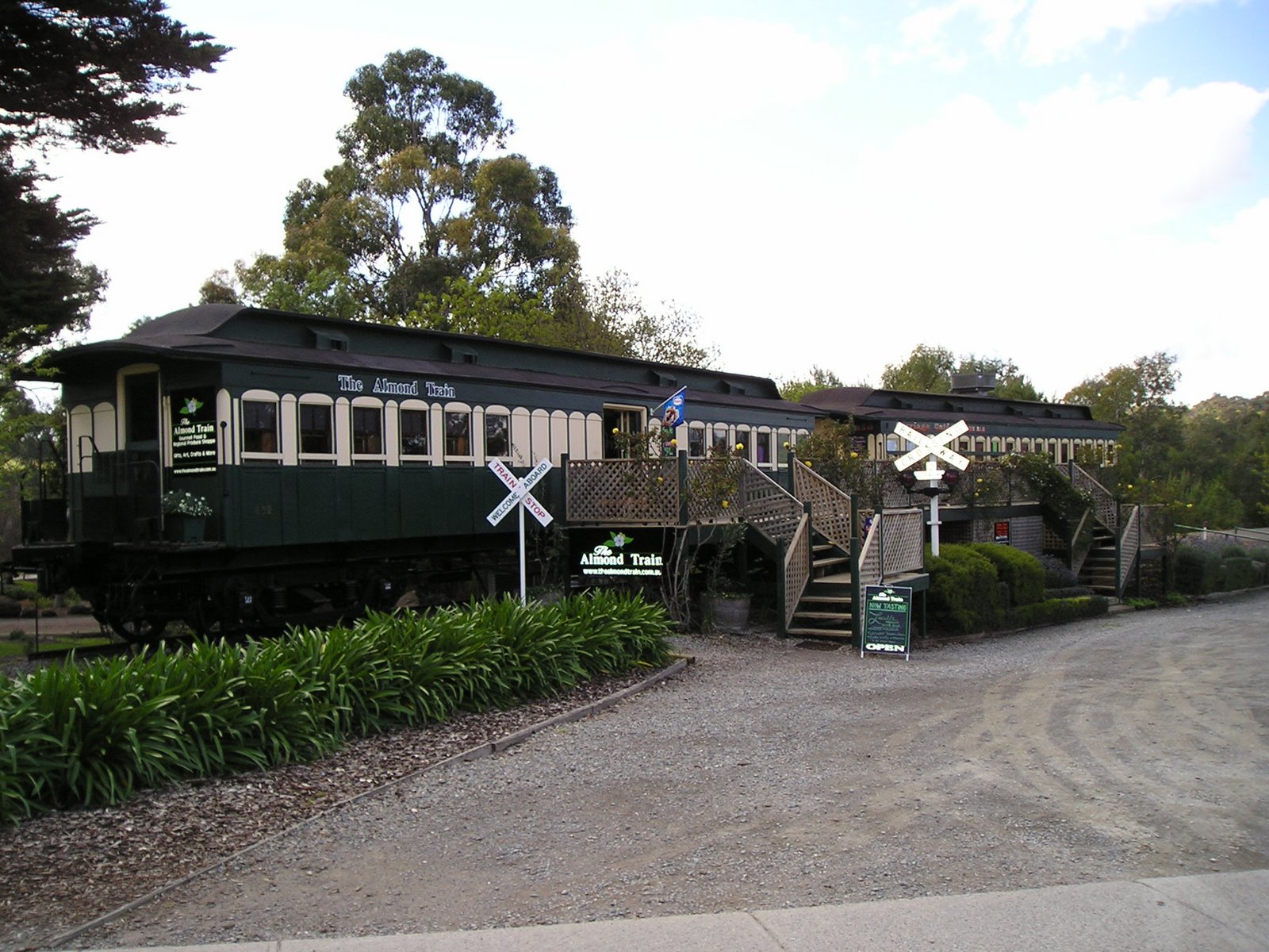 [P1011279.JPG]