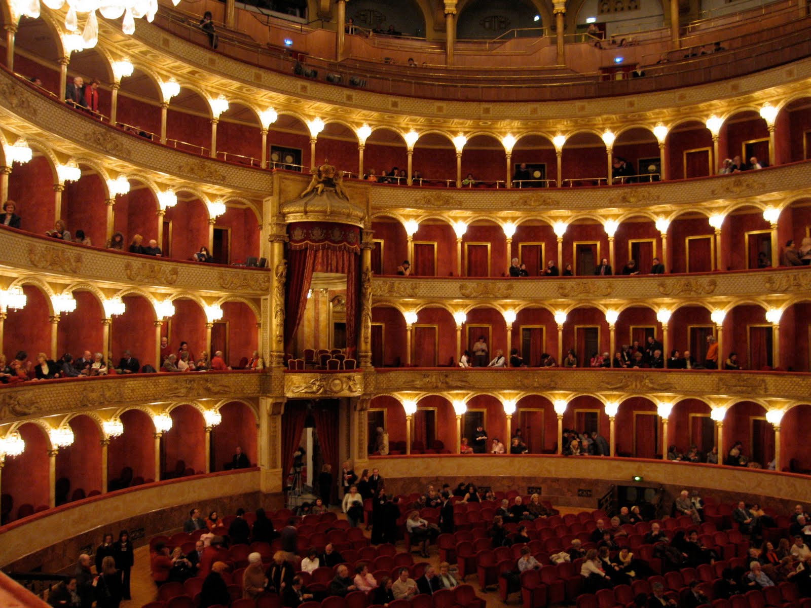 AMOROMA LOVE ROME! Rome's Opera House