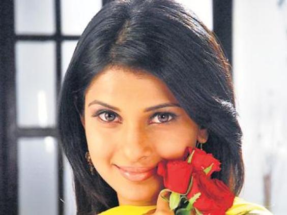 Jennifer Winget | Jennifer Winget Photo Gallery, Videos - Holiday and