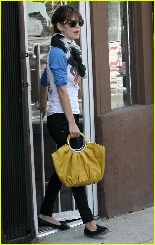 [RachelBilson.wore+a+pair+of+green+Chanel+shades,+tie-dyed+scarf+by+Park+Vogel,+and+a+vintage+Heart+shirt+(”World+Tour+Eight”).+Rachel+also+toted+around+a+Yellow+“Babe”+Small+Shopping+Bag+by+Dior08.05.08(justjared.jpg]