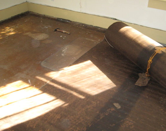 5 Acres A Dream Dining Room Floor Removing The Old Linoleum Old Linoleum Half Pulled Up
