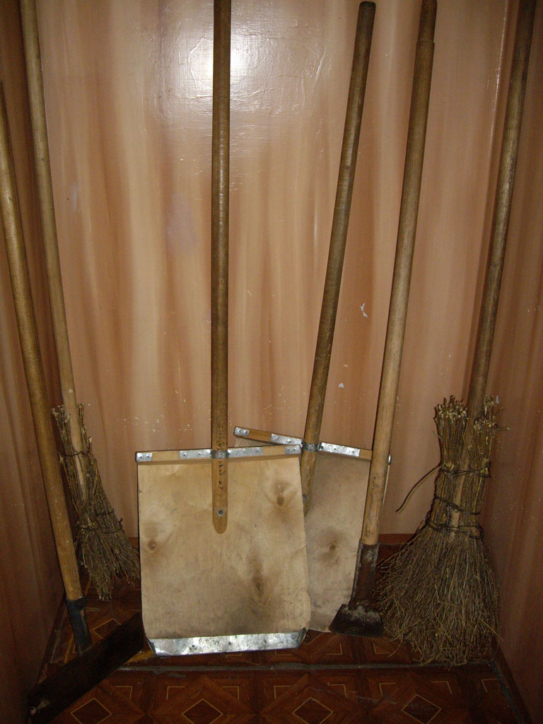 [Day+23+russian+orthodox+church+brooms+and+shovels.jpg]