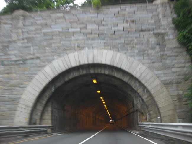 [21_Tunnels.JPG]