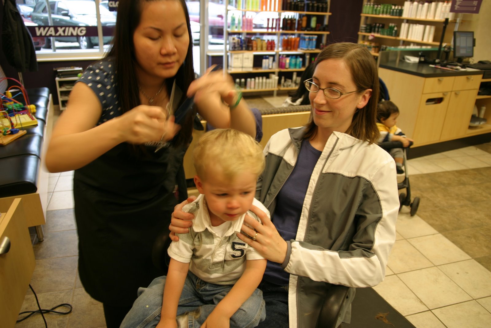 [Koen's_First_Real_Haircut_20081002_0472.JPG]