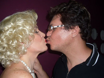 Kisses Marilyn