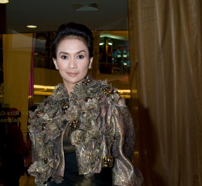 HighEnd Magazine Socialite (www.highendmagz.com): Mrs. Asri Adityawardhana