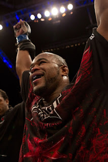 UFC 114:Rashad beats Rampage