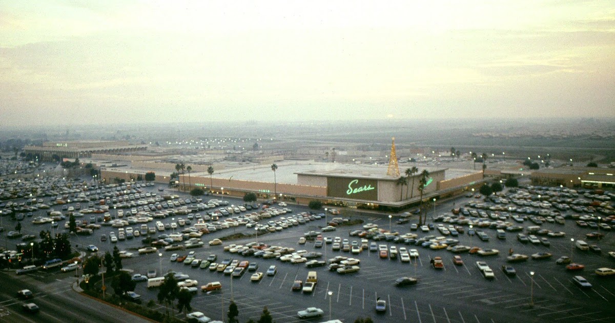 Pleasant Family Shopping: Sears - Christmastime in the O.C.