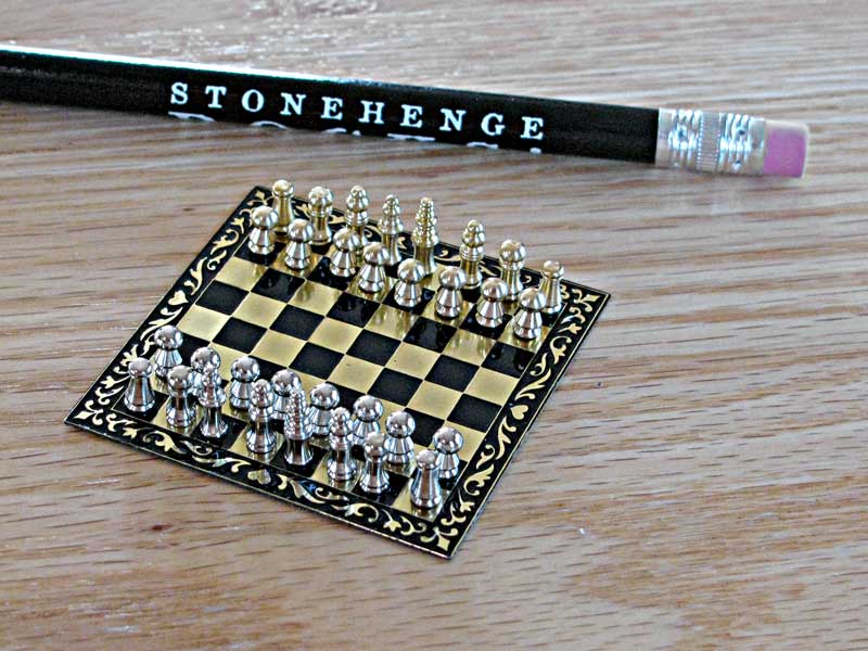 [Miniature-chess-set-4_web.jpg]