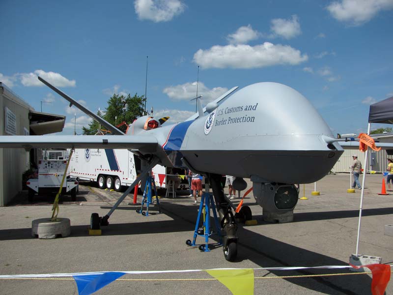 [Predator-1-blg.jpg]