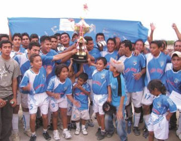 semanario pasion Superior Tumbes Sport Pampas festeja el título