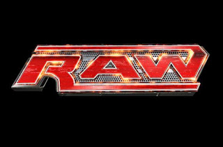 resultados De WWE Raw Lunes 12 Abril 2010 Guest Host David Hasselhoff WWE+RAW+%28black+bg%29