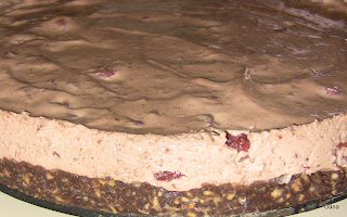 Retetele Familiei - Tort de visine cu ciocolata