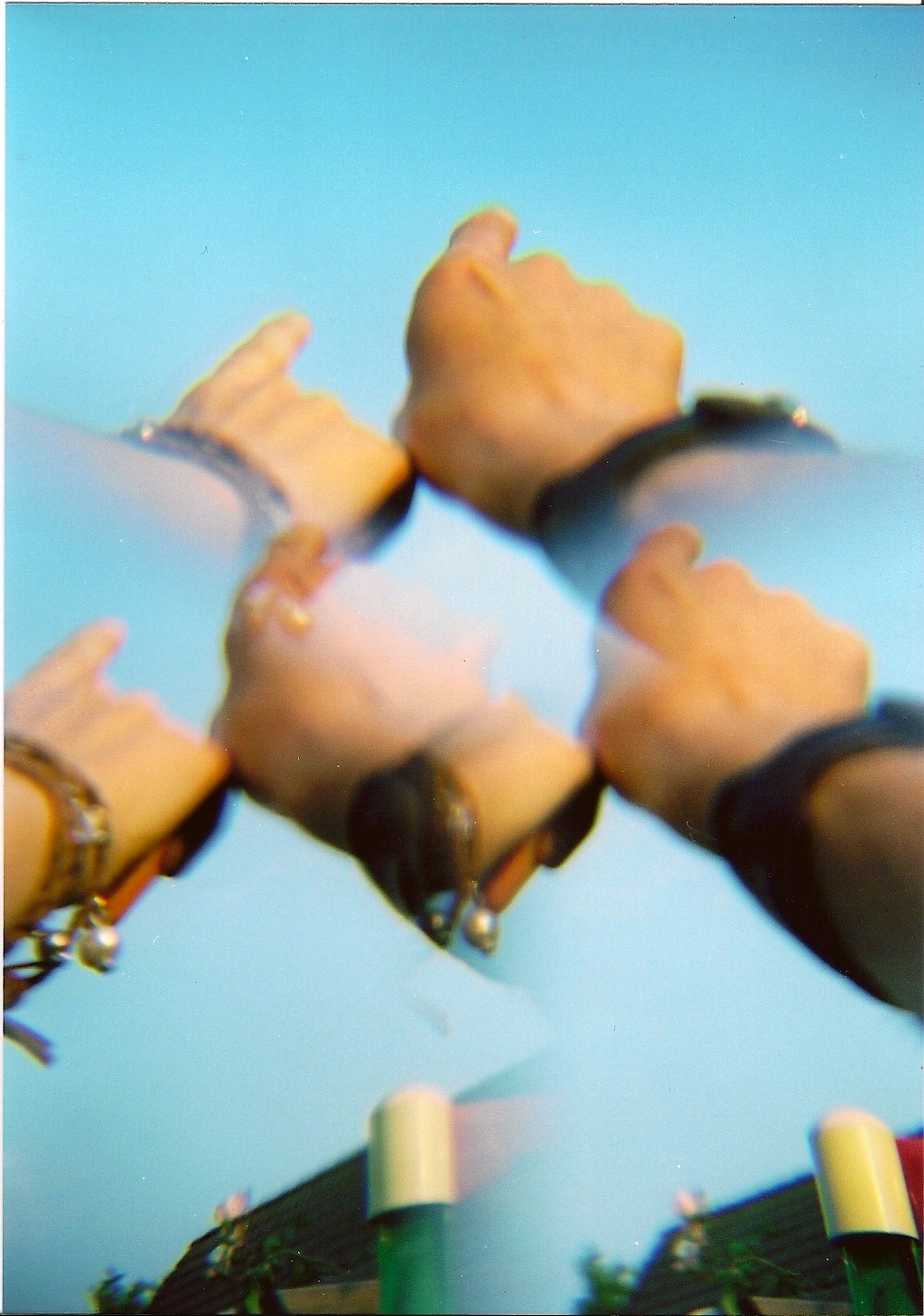 [HOLGA_Hands.jpg]